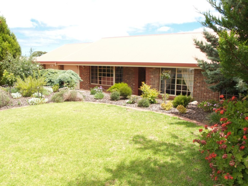 13 Horseshoe Drive, Woodcroft SA 5162