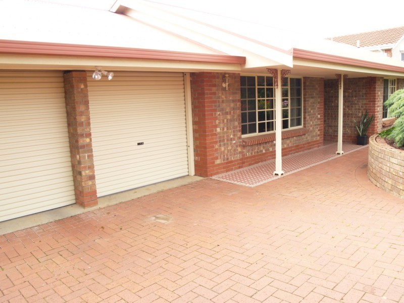 13 Horseshoe Drive, Woodcroft SA 5162