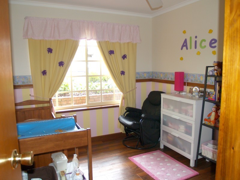 13 Horseshoe Drive, Woodcroft SA 5162