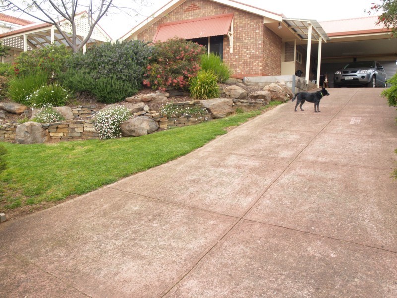 13 Horseshoe Drive, Woodcroft SA 5162