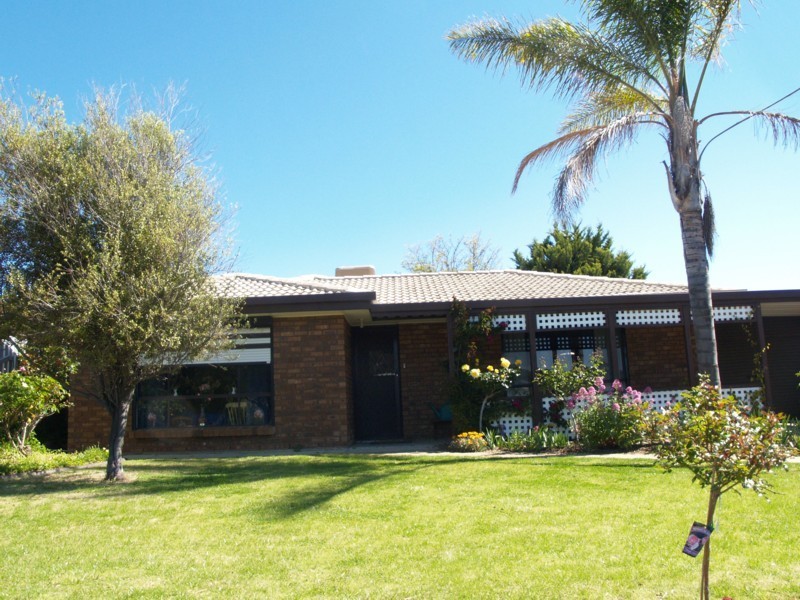 19 McIlwaine Crescent, Noarlunga Downs SA 5168