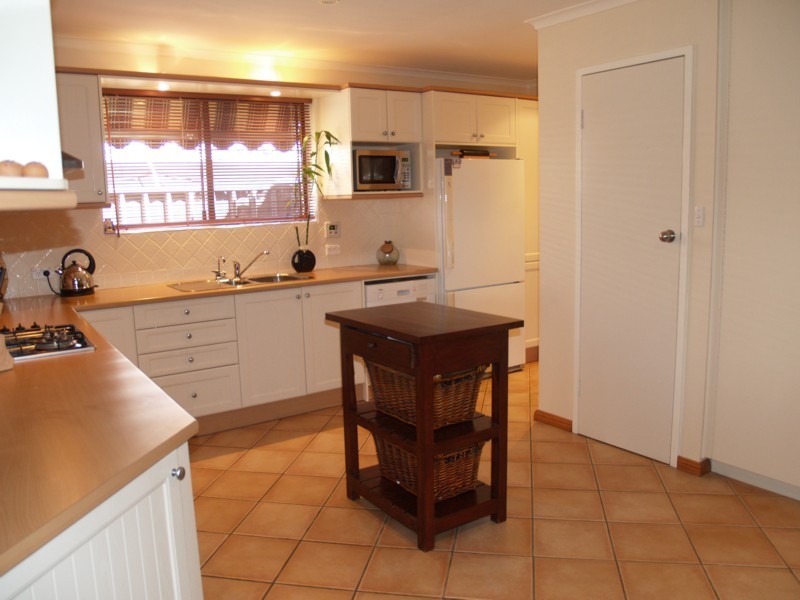 16 Matthew Street, Happy Valley SA 5159