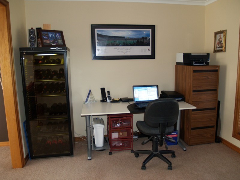 6 Minerva Grove, Happy Valley SA 5159