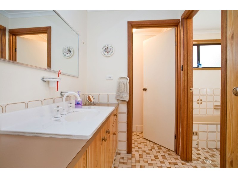 6 Berringa Street, Hallett Cove SA 5158