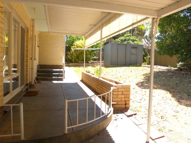 11 Saphire Road, Morphett Vale SA 5162