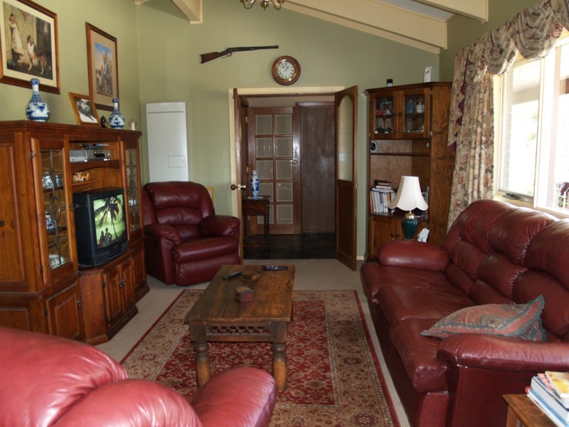 13 Swan Avenue, Happy Valley SA 5159