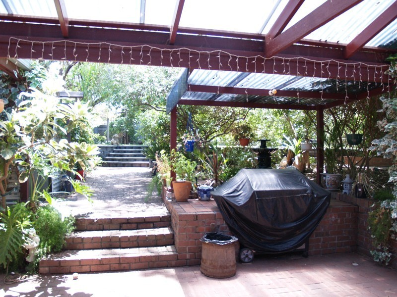 13 Swan Avenue, Happy Valley SA 5159