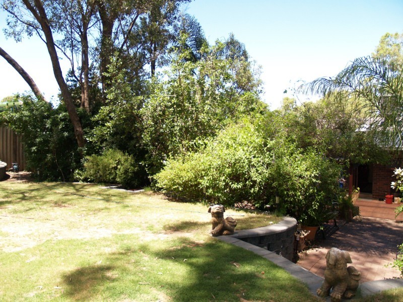 13 Swan Avenue, Happy Valley SA 5159