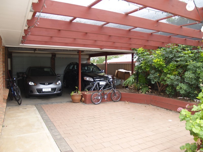 11 Endeavour Drive, Seaford Rise SA 5169