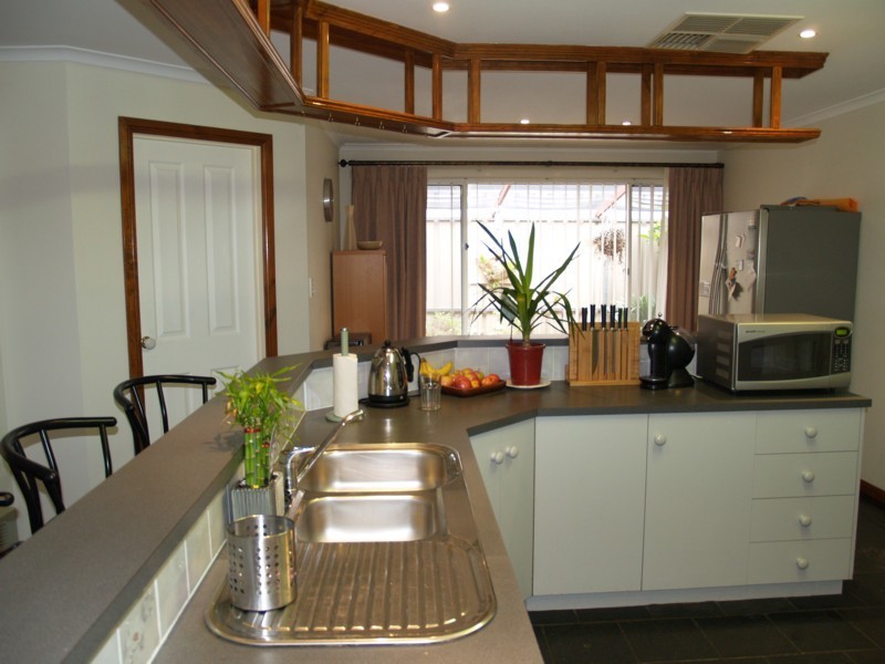 11 Endeavour Drive, Seaford Rise SA 5169