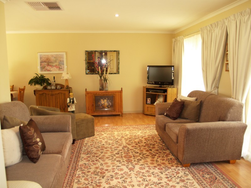36 Barrdickson Crescent, Happy Valley SA 5159