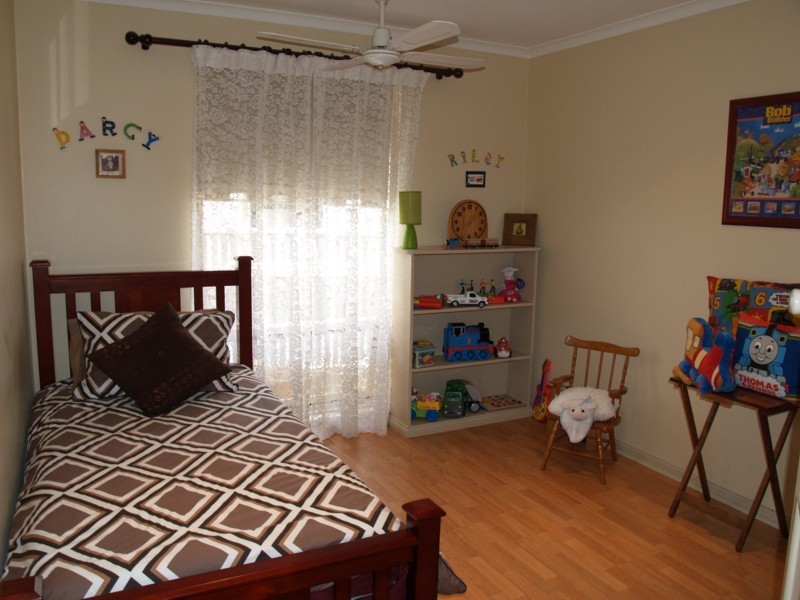 36 Barrdickson Crescent, Happy Valley SA 5159