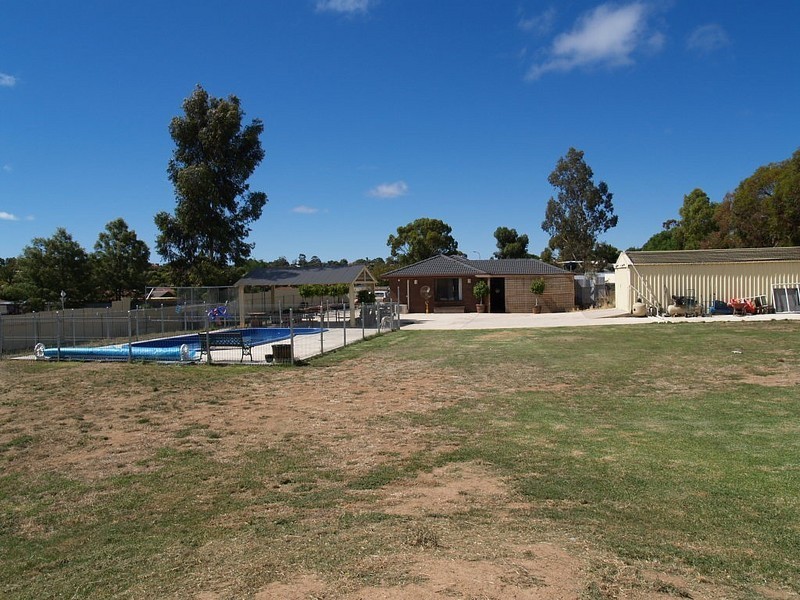 2-4 Bayton Road, Huntfield Heights SA 5163