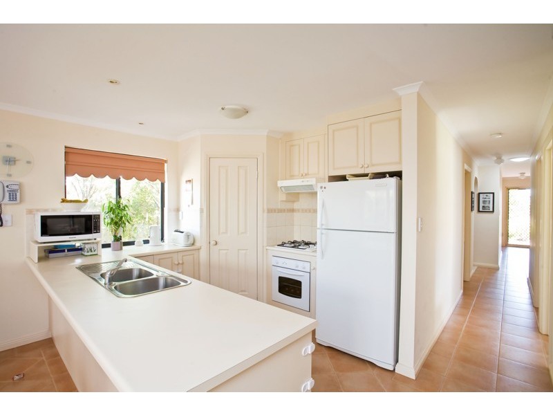 26 Sovereign Drive, Woodcroft SA 5162
