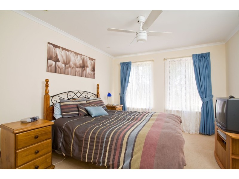 26 Sovereign Drive, Woodcroft SA 5162