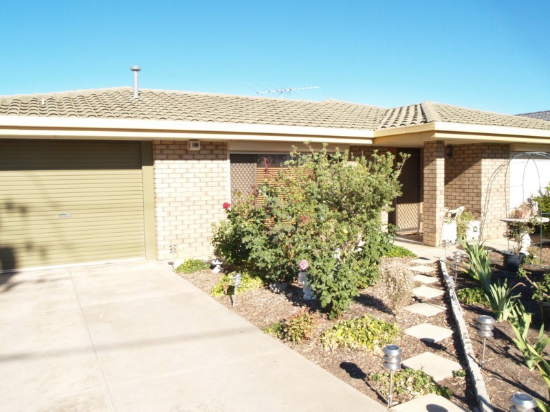 303 Commercial Road, Seaford SA 5169