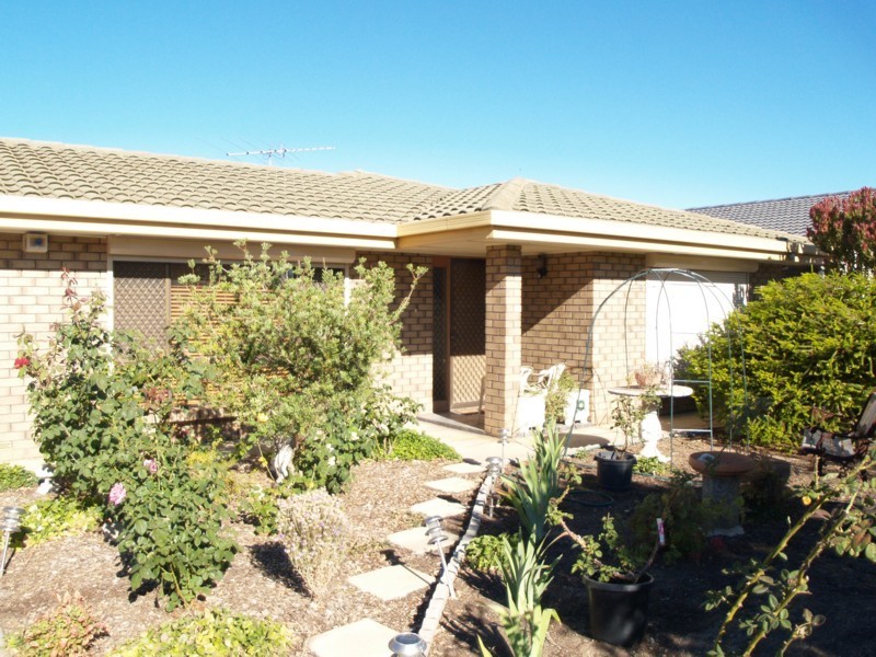 303 Commercial Road, Seaford SA 5169