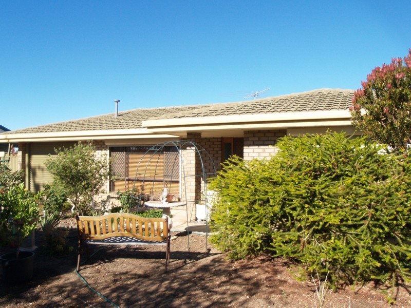 303 Commercial Road, Seaford SA 5169
