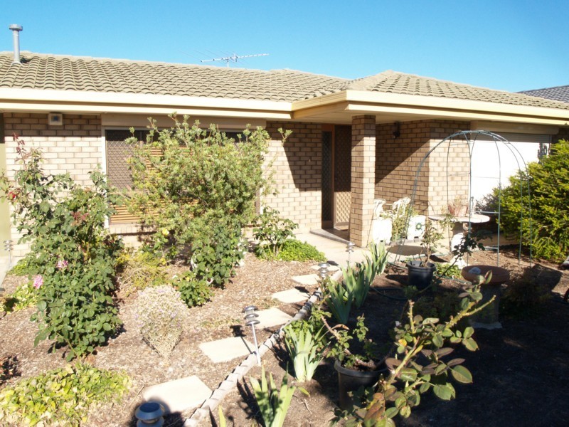 303 Commercial Road, Seaford SA 5169