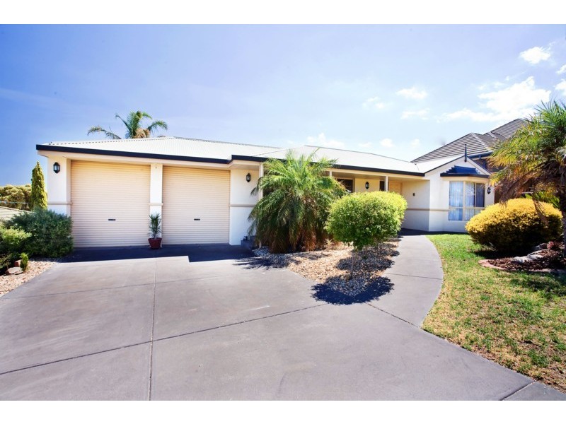 15 Brett Crescent, Hallett Cove SA 5158