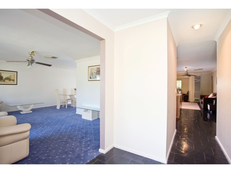 15 Brett Crescent, Hallett Cove SA 5158