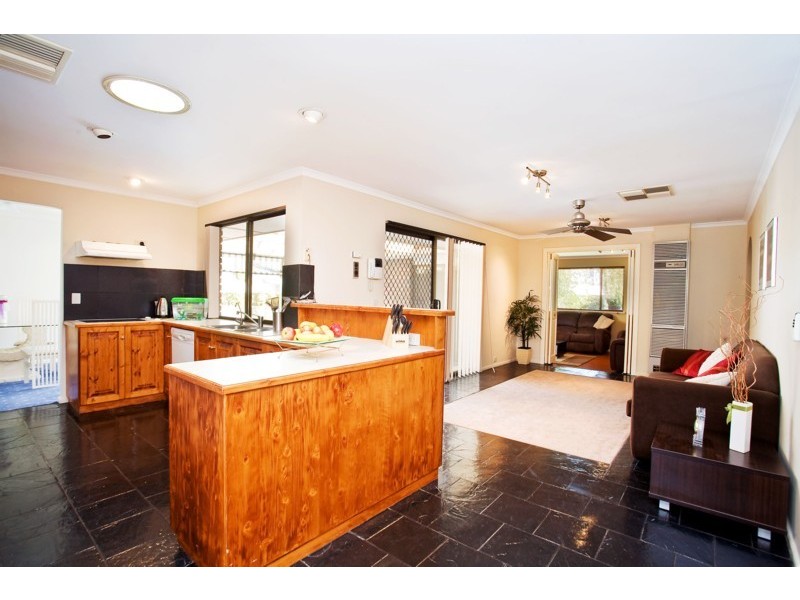 15 Brett Crescent, Hallett Cove SA 5158