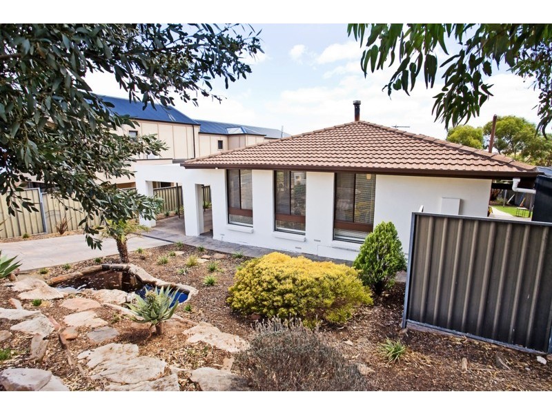 10 Wonggo Street, Hallett Cove SA 5158