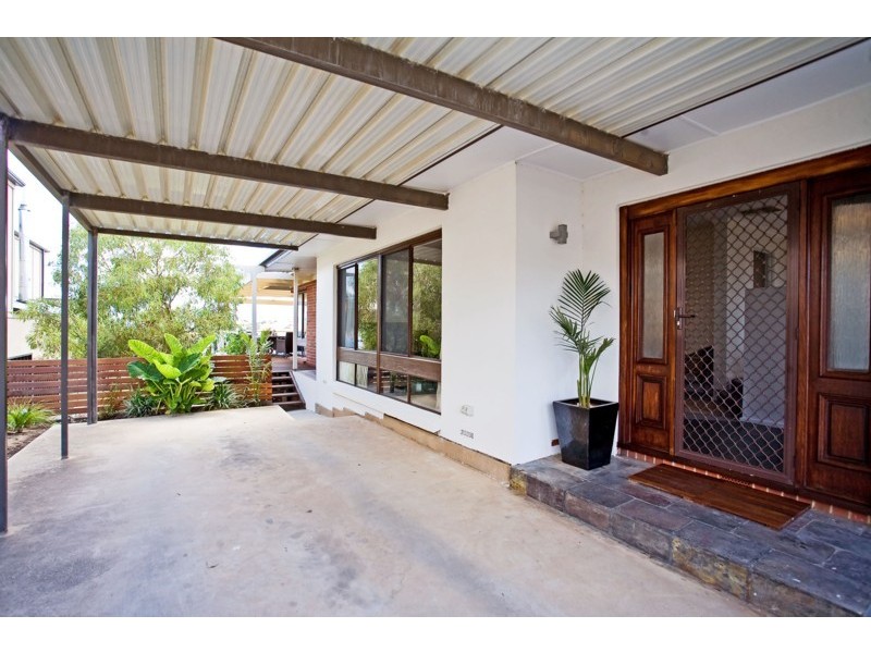 10 Wonggo Street, Hallett Cove SA 5158