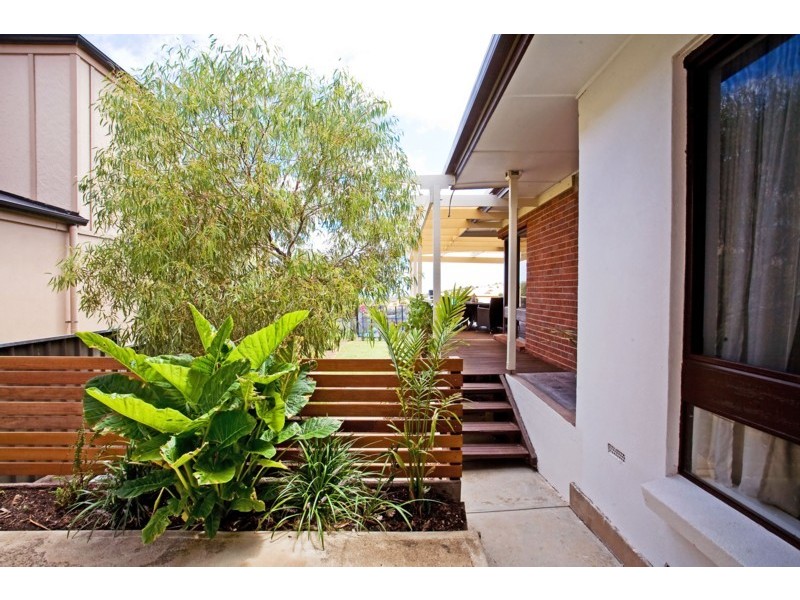 10 Wonggo Street, Hallett Cove SA 5158