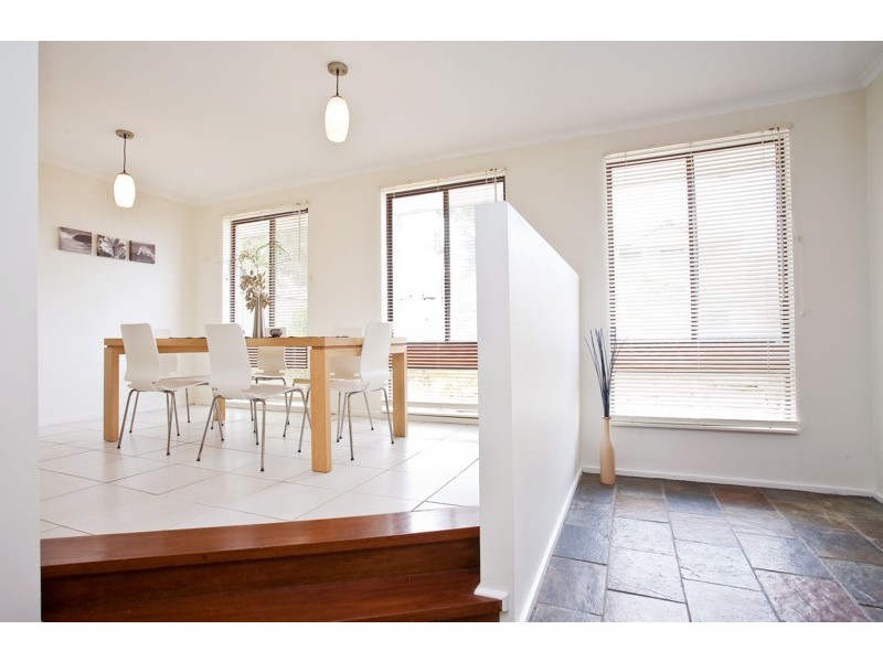 10 Wonggo Street, Hallett Cove SA 5158