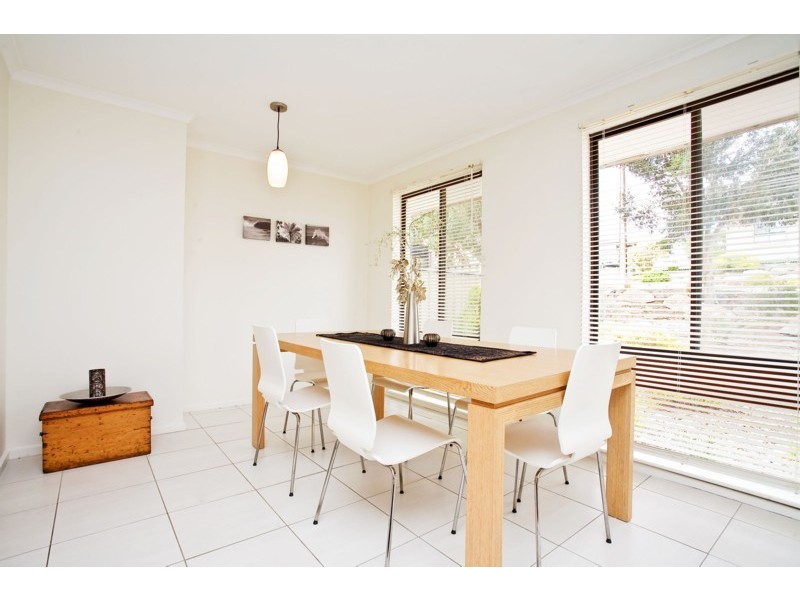 10 Wonggo Street, Hallett Cove SA 5158