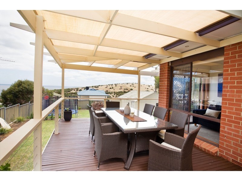 10 Wonggo Street, Hallett Cove SA 5158