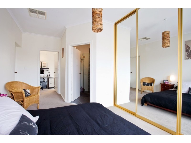 10 Wonggo Street, Hallett Cove SA 5158