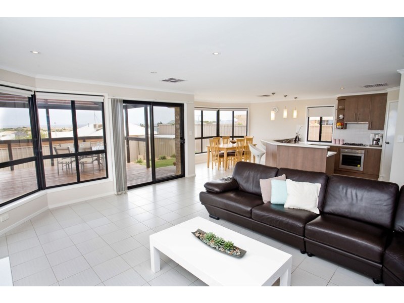 143 Grand Boulevard, Seaford Rise SA 5169