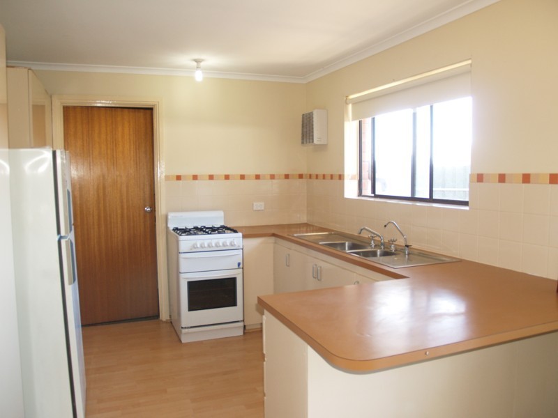 1 Columba Street, Christie Downs SA 5164