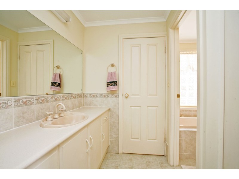 2 View Court, Happy Valley SA 5159