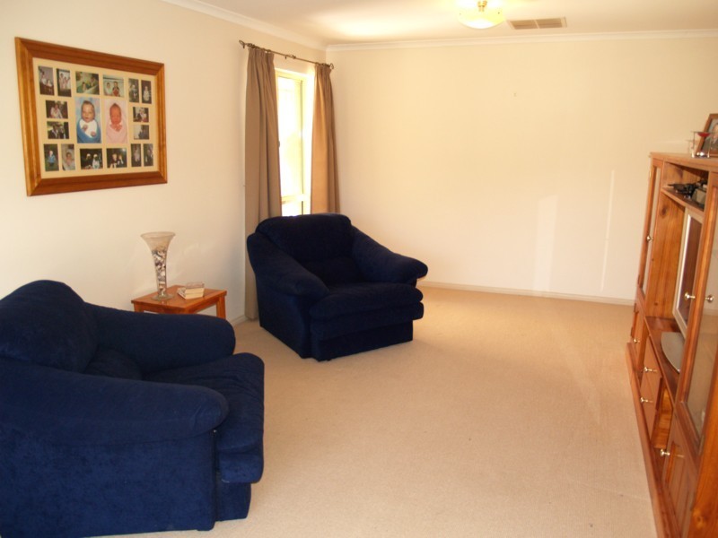 36 Nyrang Circuit, Woodcroft SA 5162