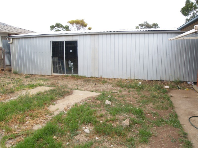 21 Cooder Crescent, Morphett Vale SA 5162