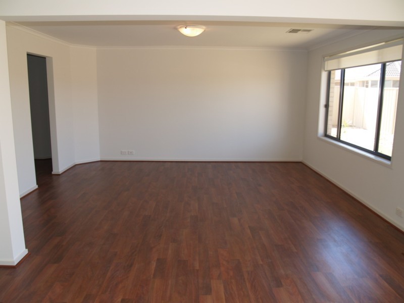9 Sand Street, Seaford Meadows SA 5169