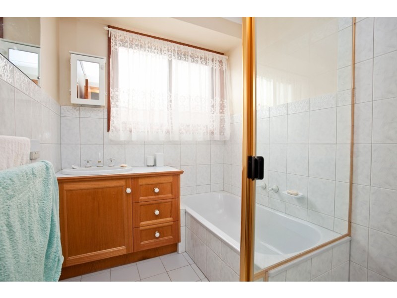 7 Grecian Court, Hallett Cove SA 5158