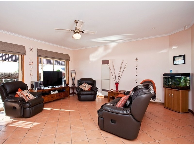 24 Fairhill  Street, Hallett Cove SA 5158