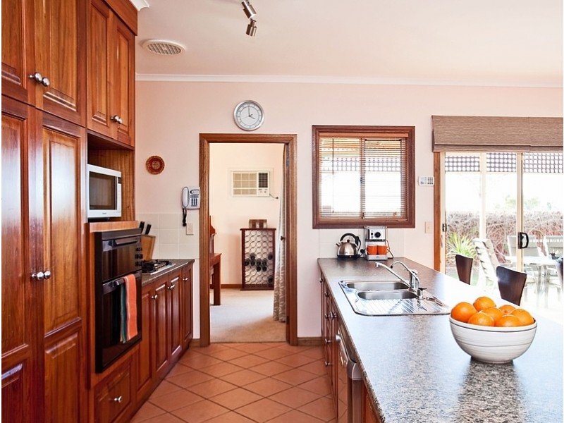 24 Fairhill  Street, Hallett Cove SA 5158