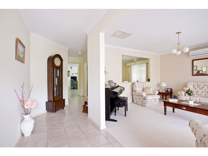 16 Gulfview Drive, Chandlers Hill SA 5159