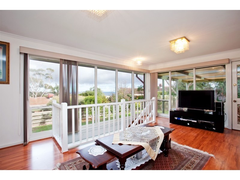 19 Elena Crescent, Hallett Cove SA 5158