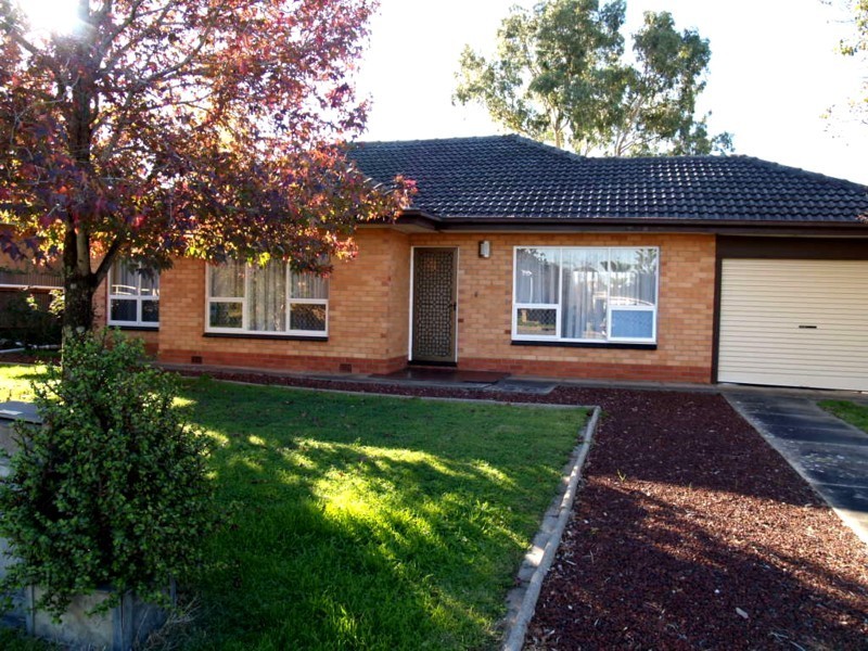 17 Stewart Avenue, Hackham SA 5163