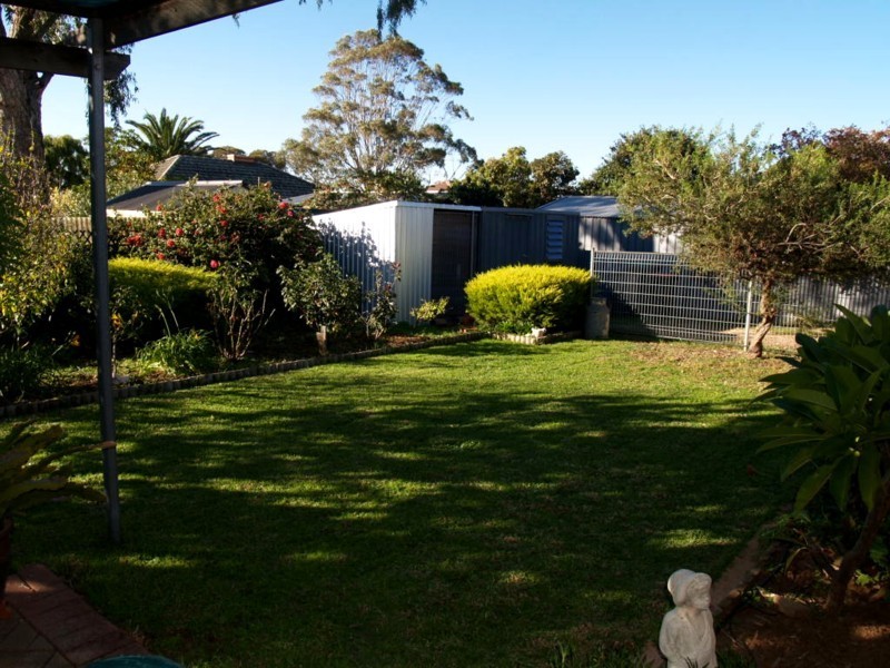 17 Stewart Avenue, Hackham SA 5163