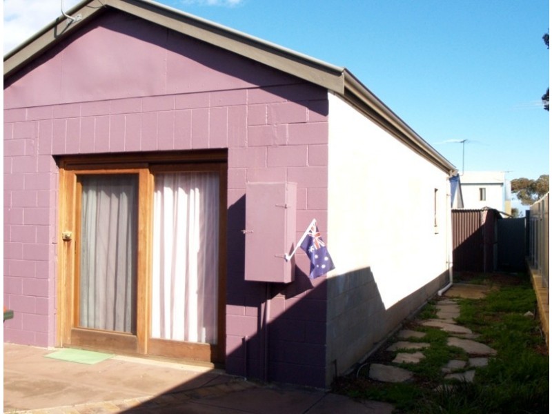 16 First Avenue, Moana SA 5169