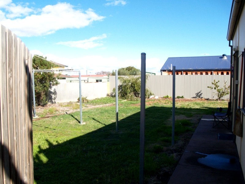 16 First Avenue, Moana SA 5169