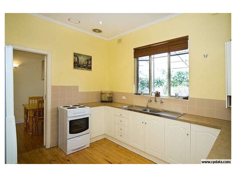 16 First Avenue, Moana SA 5169