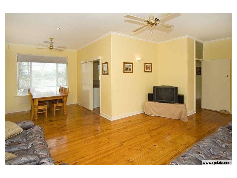 16 First Avenue, Moana SA 5169